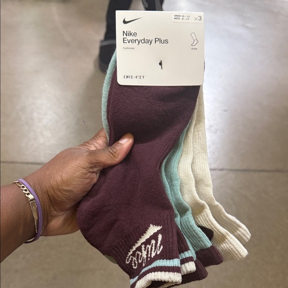 Nike Other - Nike Everyday Plus Socks - Maroon, Mint, Cream 3PK